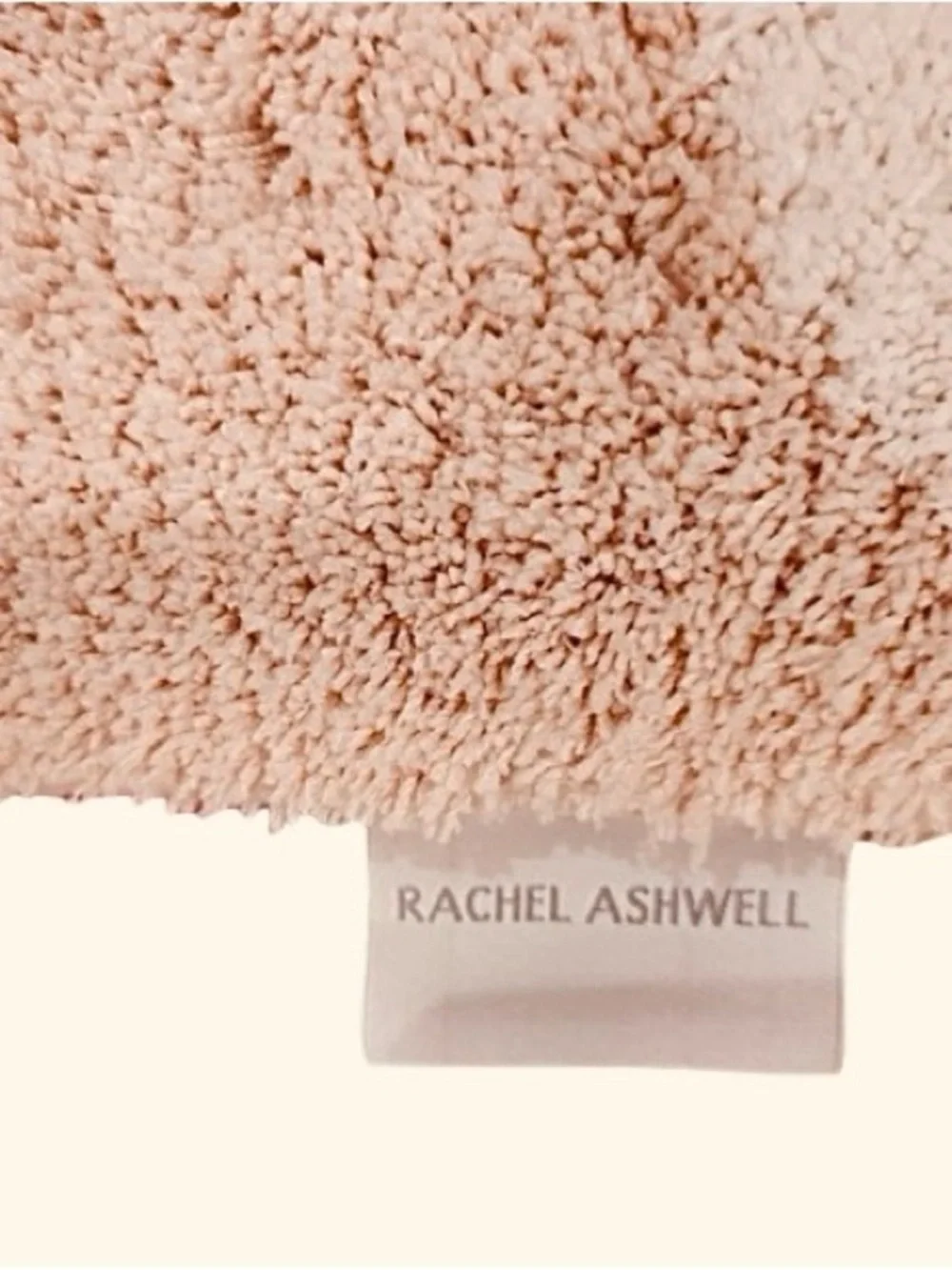 🆕- Rachel Ashwell-Coquette Plush Soft Bow Accent Bath Rug in Light Blush Pink